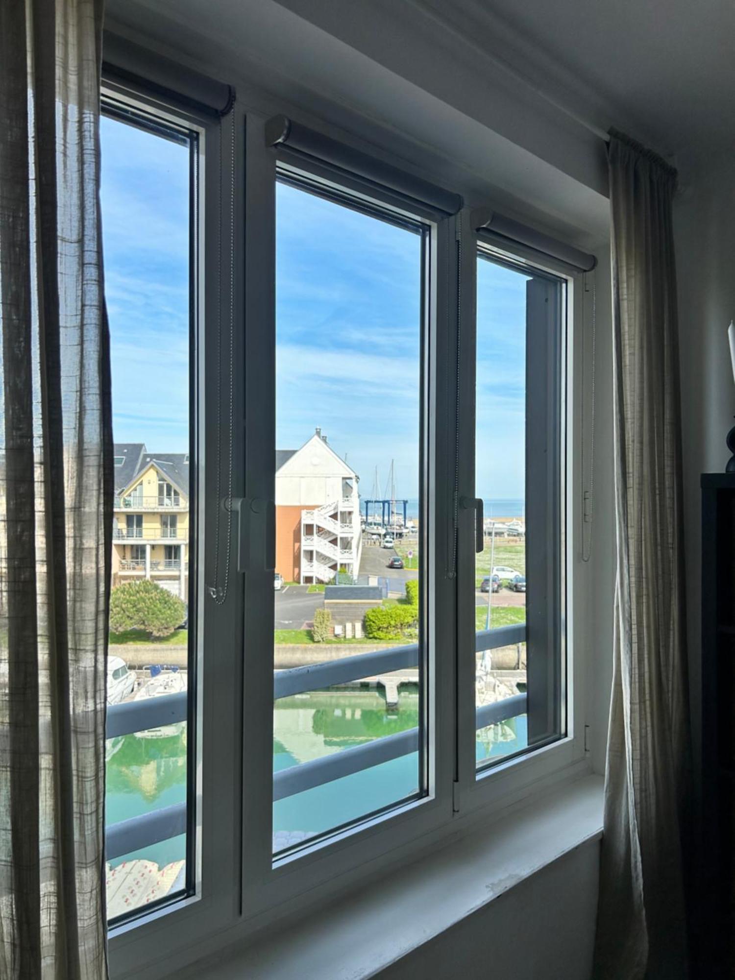 La Marina-Studio, Vue Mer Avec Balneo Deauville Eksteriør bilde